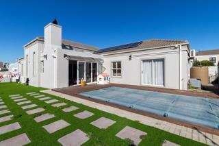 4 Bedroom Property for Sale in Parklands North Western Cape